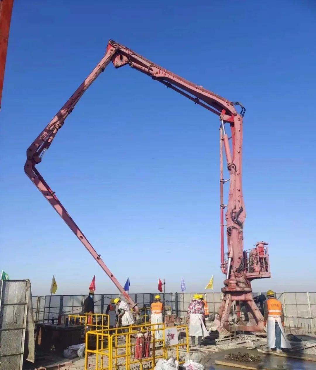 上海建工获得发明专利授权:“一种轻型钢平台模架及其施工方法”-第2张图片