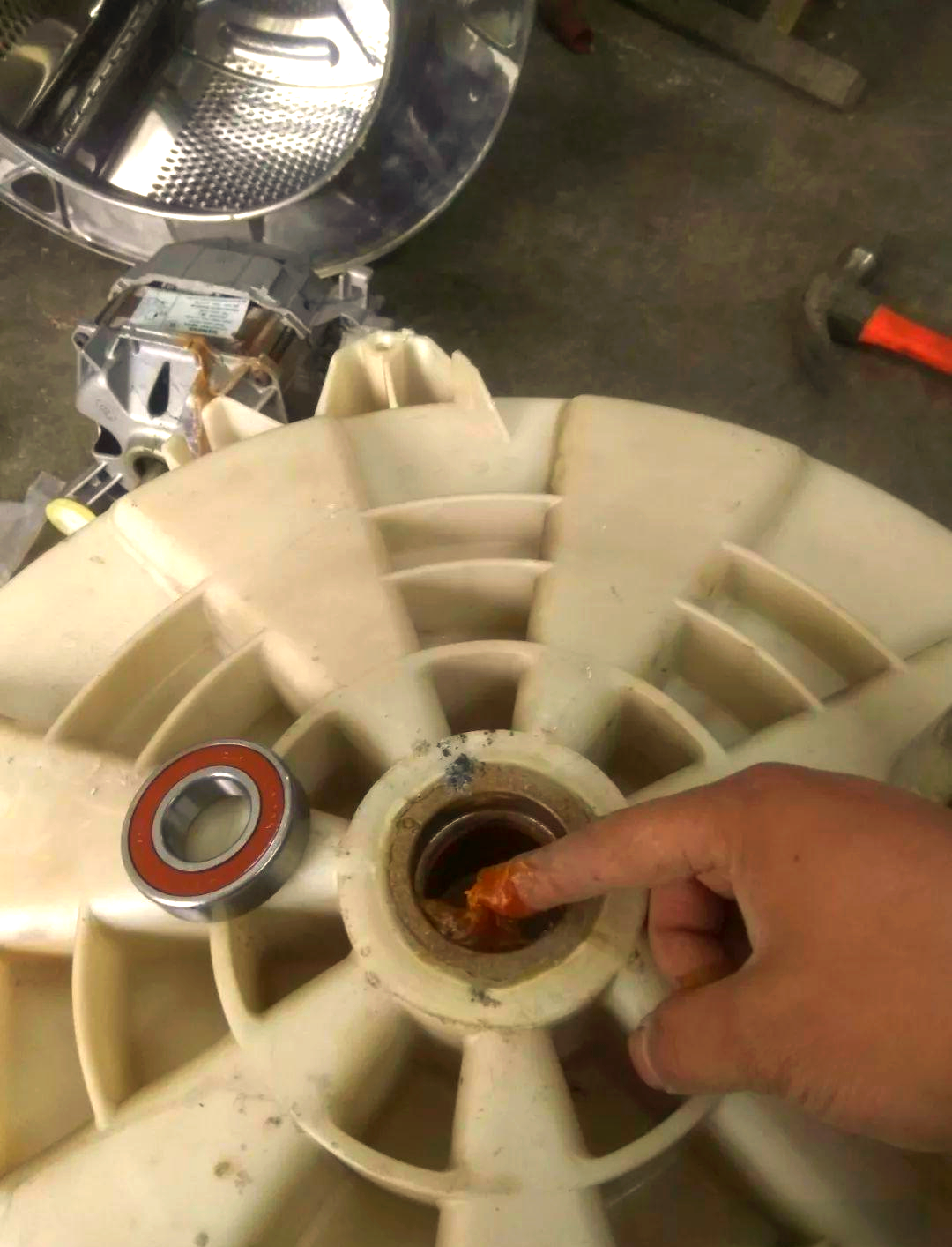 格力电器获得发明专利授权:“一种用于柔性筒洗衣机的悬挂机构及其洗衣机”-第2张图片